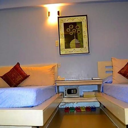 Franchise One Hotel Makati City Kültér fotó
