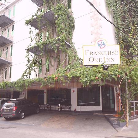 Franchise One Hotel Makati City Kültér fotó