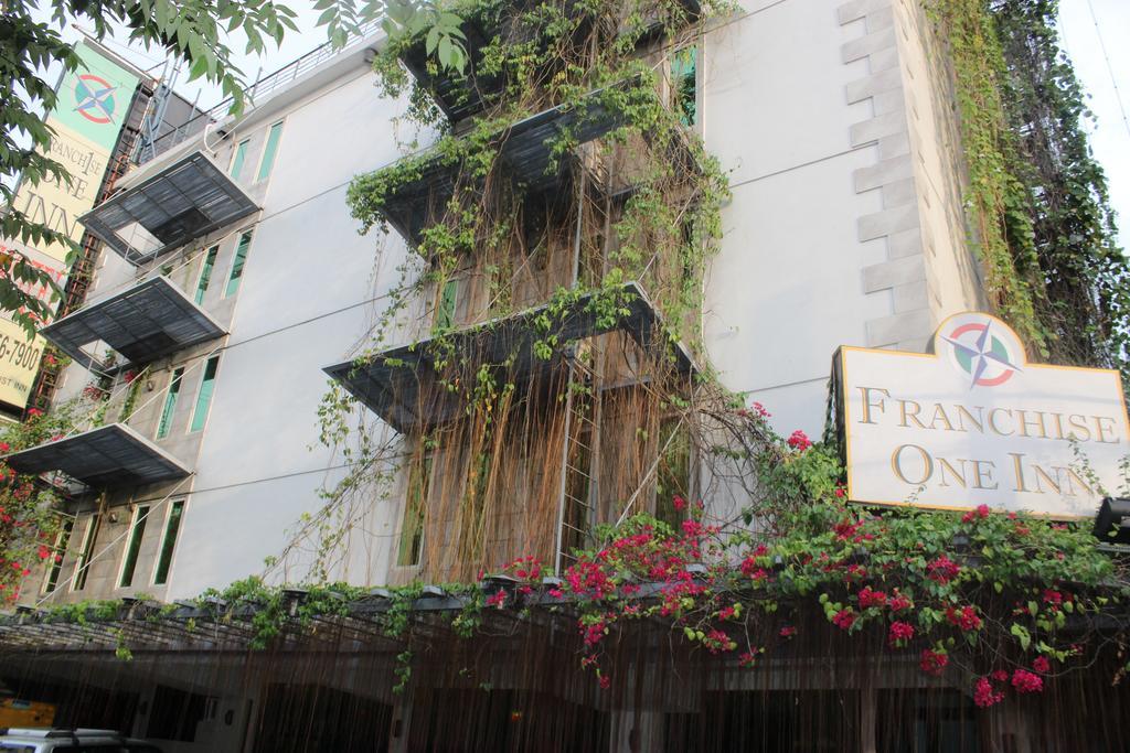 Franchise One Hotel Makati City Kültér fotó