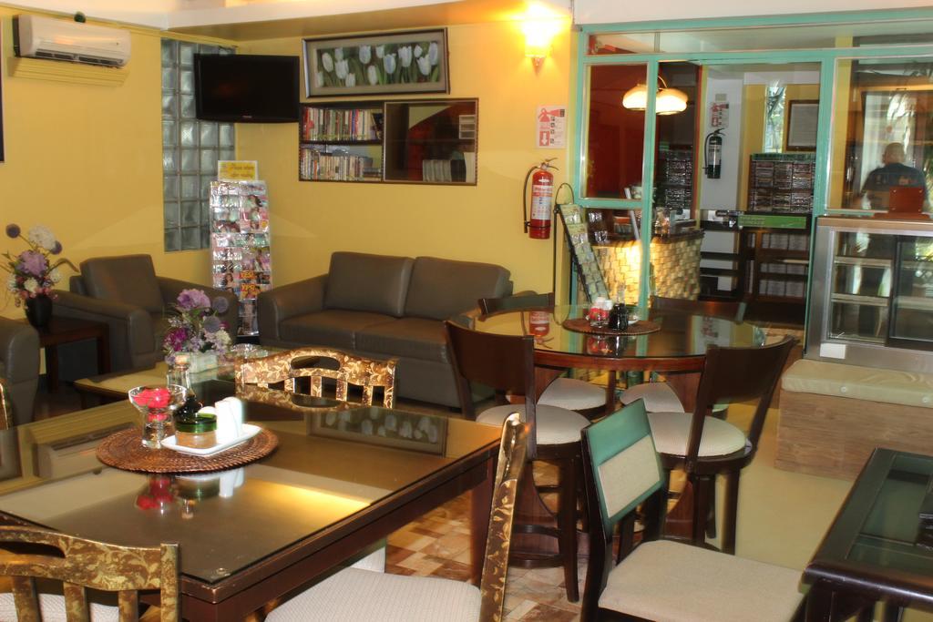 Franchise One Hotel Makati City Kültér fotó